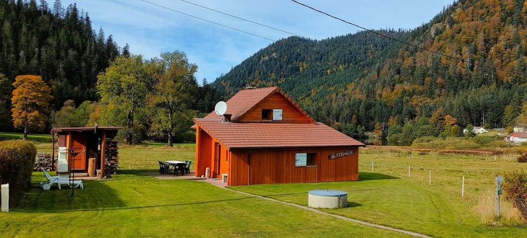 Chalet pour 4 personnes, avec sauna et jardin ainsi que vue sur le lac et vue, animaux acceptés