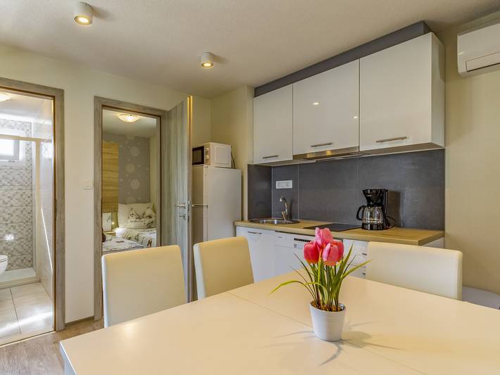 Ferienhaus für 4 Personen, mit Kinderpool und Terrasse sowie Garten in Banjole - 2