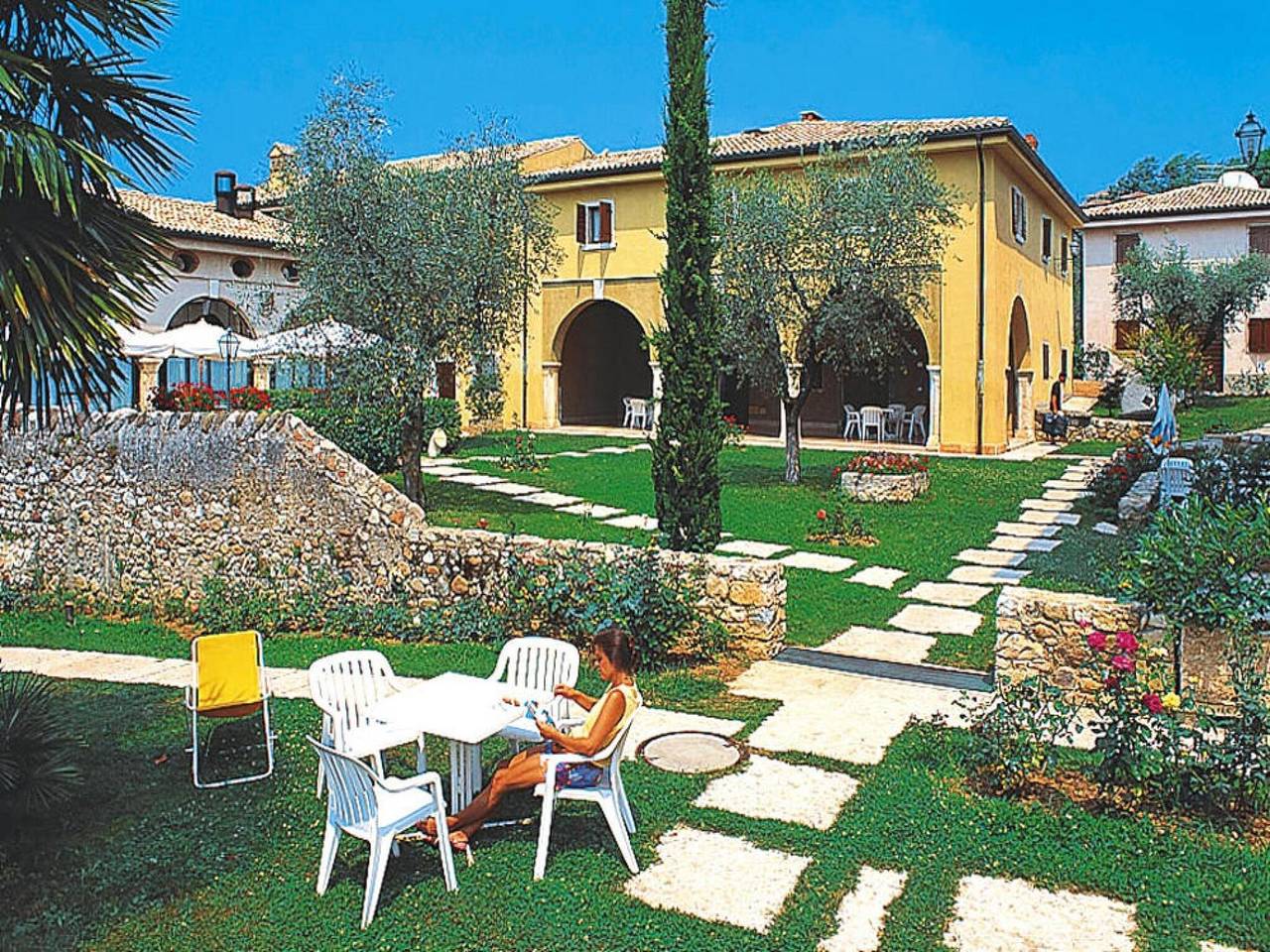 Apartamento entero, Residencia La Filanda en Costermano in Costermano, Montañas Garda