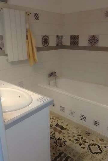 Chambre D’hôte pour 4 Personnes dans Robion, Parc naturel régional du Luberon, Photo 3