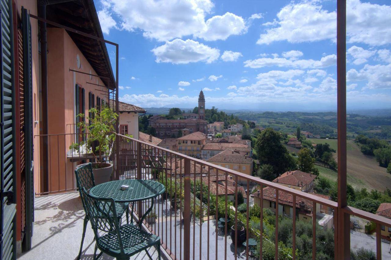 Felicin - Palazzo Boeri Panoramic Suites in Monforte d'Alba, Langhe