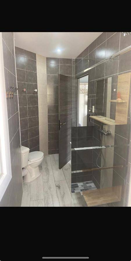 Chambre d’hôte pour 2 personnes, avec vue et jardin ainsi que piscine et terrasse dans Côte-d'Or - 2