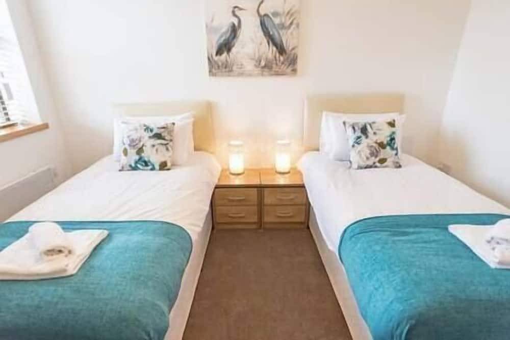 Entire apartment, Comfortable Swindon 2 bedroom Apartment, Free Parking in Swindon, North Wessex Downs