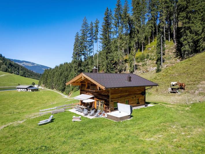 Ferienwohnung für 8 Personen, mit Terrasse und Whirlpool sowie Sauna in Hopfgarten im Brixental