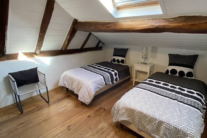 Location de vacances pour 5 personnes, avec jardin à Saint-Germain-du-Salembre - 3