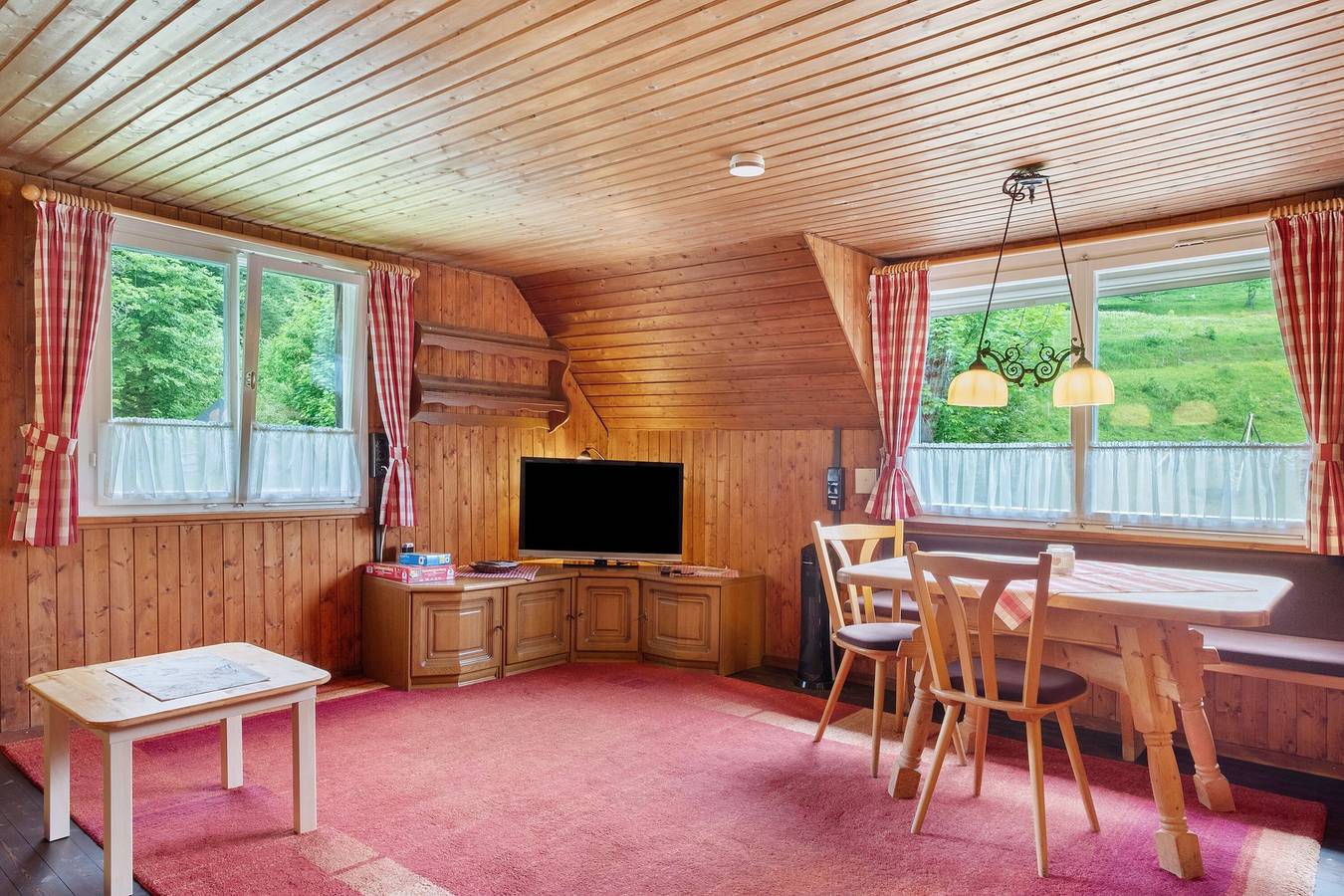 Apartamento entero, Apartamento vacacional 'Mühle' con vistas a la montaña y Wi-Fi in Feldberg, Selva Negra (zona sur)