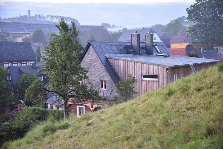 Ferienhaus für 8 Personen, mit Terrasse und Garten sowie Sauna und Ausblick in Hinterhermsdorf