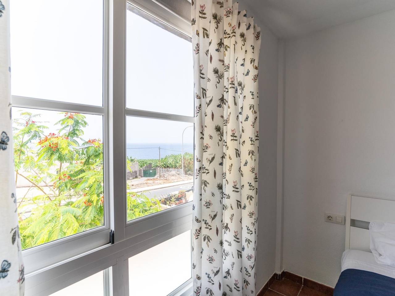 Apartamento vacacional entero, Preciosa Vivienda Vacacional en Costa Adeje con vista parcial al mar in Callao Salvaje, Adeje
