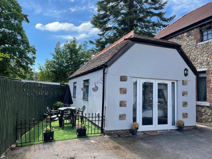 Holiday home for 4 people, with pets in Cardiff