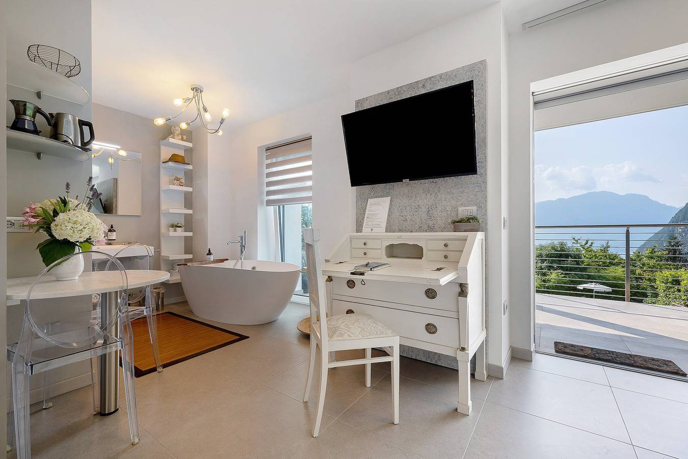 Monolocale intero, Eco del Garda - Monolocale Deluxe 101 - con terrazza coperta, vista lago in Villa del Monte, Tenno