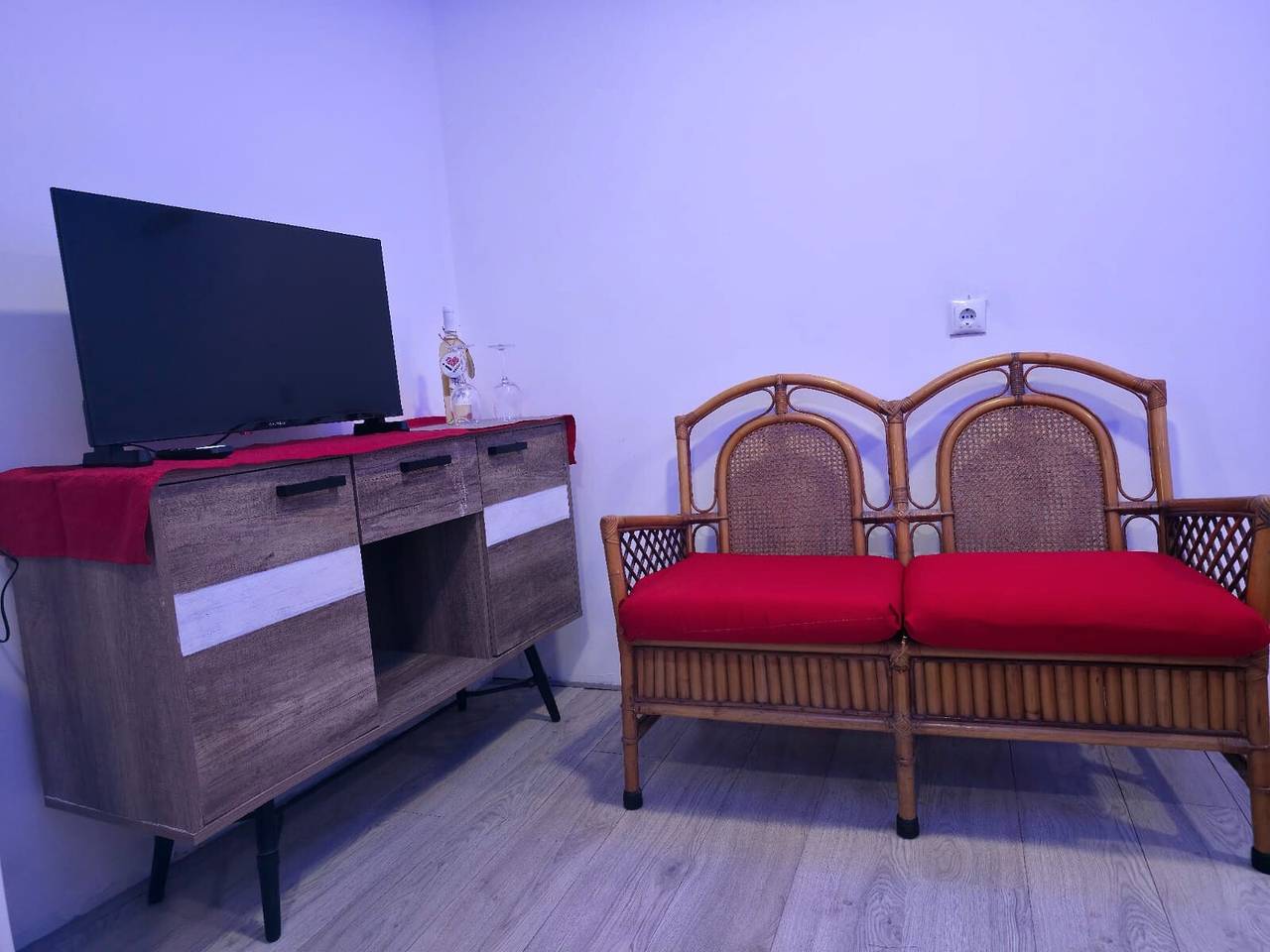 Gehele studio, Studio-appartement 'Luci's House B' met Uitzicht op de Bergen, Gedeeld Terras en Wi-Fi in São Jorge Stad, Madeira