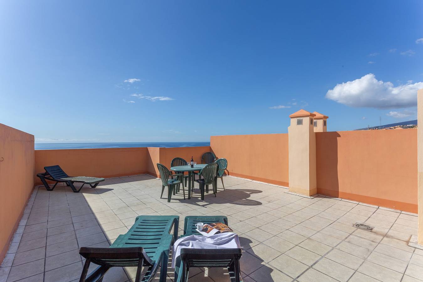 Apartamento entero, Vacaciones 'Candelaria 1' con vistas al mar, Wi-Fi y aire acondicionado in Aroba, Candelaria