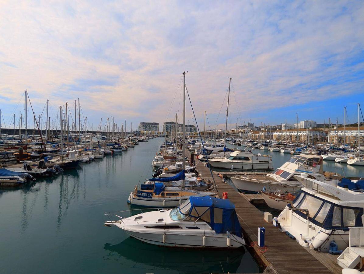 Tinytin home on the ocean in Brighton Marina, Brighton