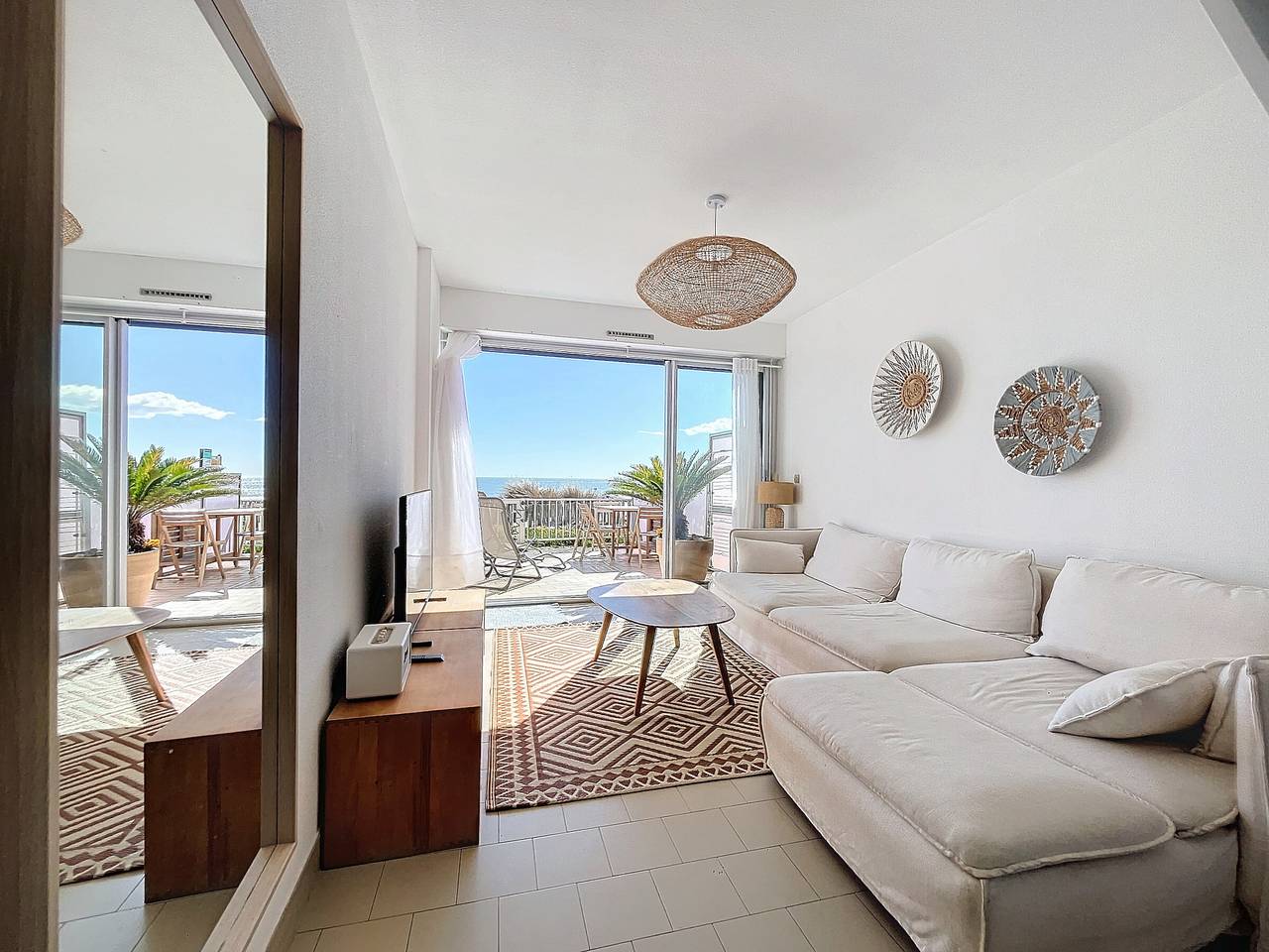 Apartamento entero, Apartamento T3 dúplex con terraza, frente a la playa, wifi, aparcamiento privado in Carnon-Plage, Mauguio