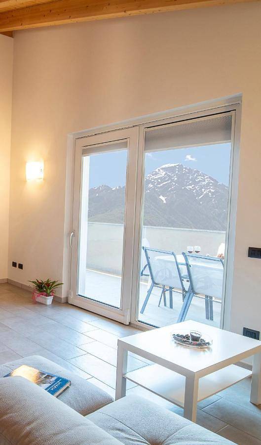 Appartement entier, Attico Bella Vista in Dubino, Alpes de la Bernina