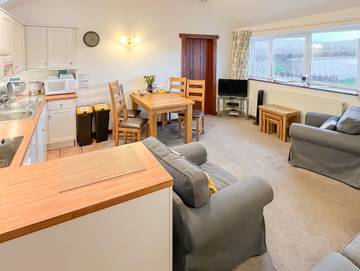 Holiday Rental for 4 People in West Dorset Heritage Coast, South West England, Photo 2