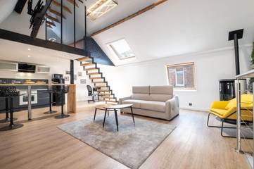 Gîte pour 4 personnes, avec jacuzzi à Croix (homonymie)