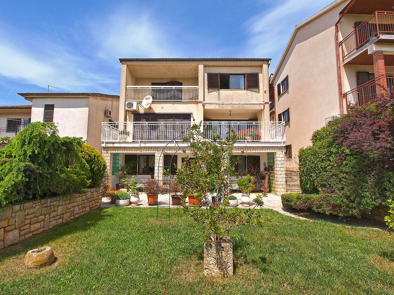 Hel lägenhet, Lägenhet för 5 Personer med terass in Pula-Medulin, Pula