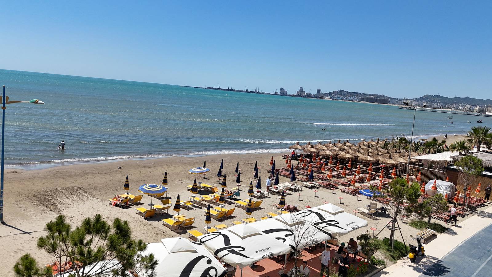 Ganze Wohnung, Ferienwohnung für 5 Personen mit Balkon in Durrës, Albanien