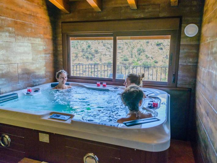 Casa rural para 4 personas, con terraza y piscina, Se admiten mascotas en Laroya - 4