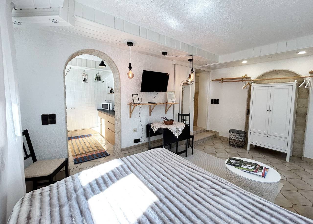 Ganze Wohnung, Ferienwohnung 'Erdmännchen' mit privater Terrasse, privatem Garten und Wlan in Bühl, Mittlerer Schwarzwald