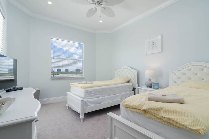 Vacation house for 10 people, with hot tub and yard in Bonita Springs