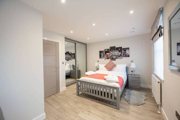 Appartement entier, Appartement-Supérieure-Salle de bain privée in Reading, Berkshire