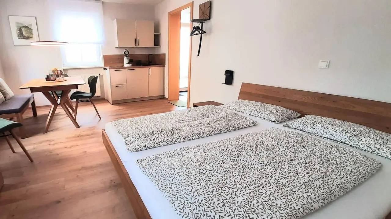 Ganze Ferienwohnung, Ferienwohnung für 2 Personen (30 m²) in Burrweiler in Burrweiler, Südliche Weinstraße