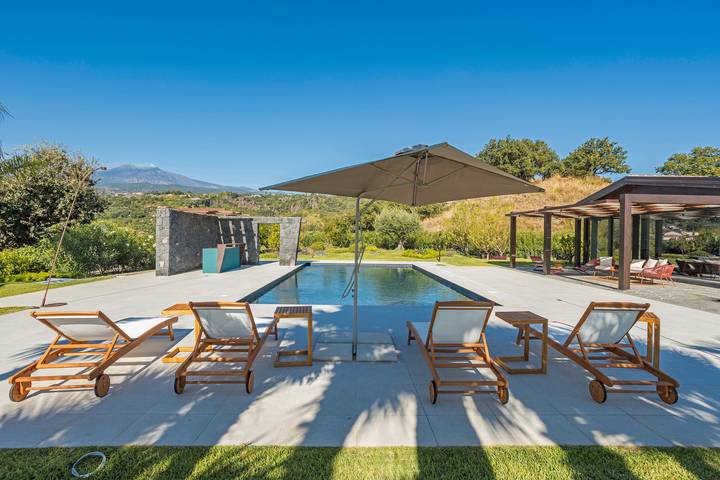 Casa vacanza per 4 persone, con giardino a Calatabiano