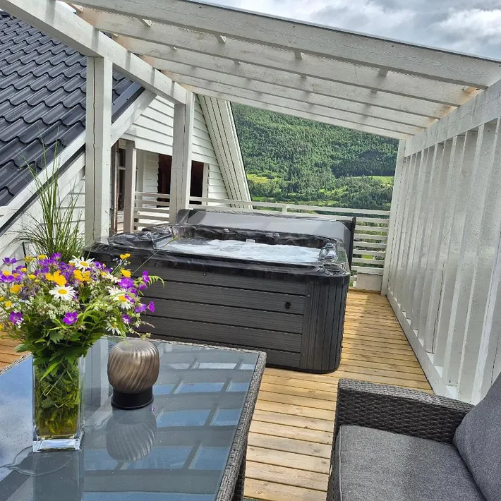 Ferienwohnung für 4 Personen, mit Pool und Whirlpool sowie Balkon - 1