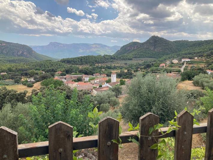 Casa rural para 12 personas, con jardín además de vistas y piscina, Se admiten mascotas en Yeste - 3