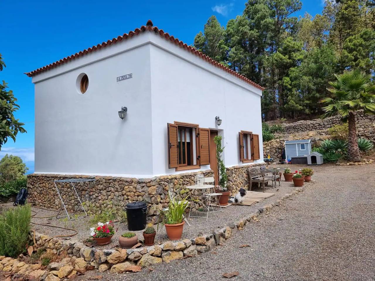 Finca 'Casa Regina' with Private Pool, Private Terrace and Wi-Fi in Cueva del Viento, Icod de los Vinos