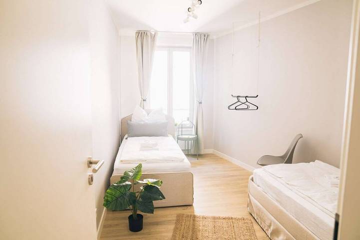 Ganze Wohnung, Rr | Beautiful Apartment 80m² | Lift | WIFI in Halle, Saale-Unstrut