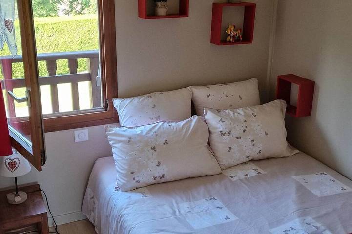 Location de vacances pour 9 personnes, avec sauna ainsi que jardin et jacuzzi à Laveline-du-Houx - 2