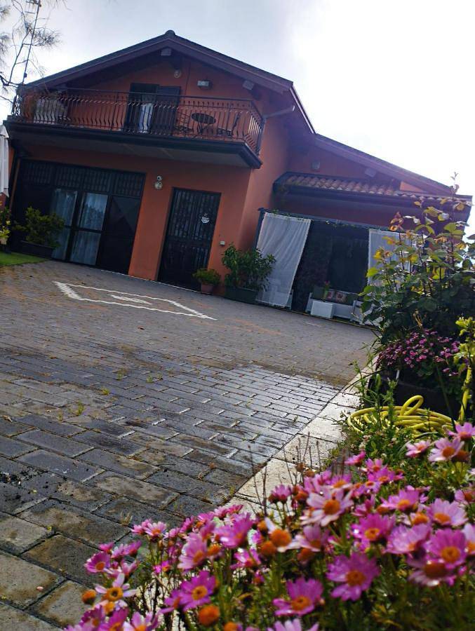 Location de vacances pour 5 personnes, avec balcon et vue, animaux acceptés à Milo - 2