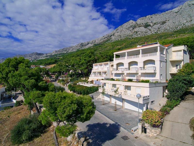 Ganzes Studio, Studioapartment in Brela mit Meerblick, Terrasse, Klimaanlage, W-Lan (201-3) in Brela, Makarska Riviera