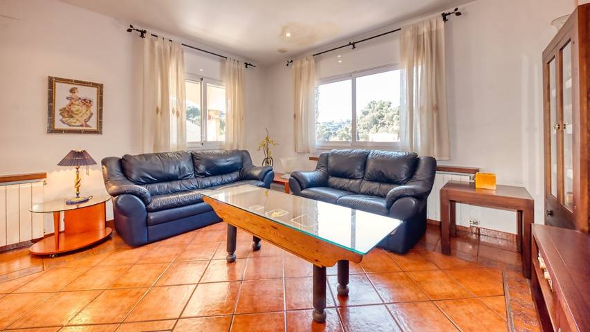 Casa rural para 9 personas, con balcón en Canyelles - 4