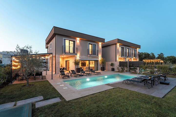 Ferienhaus für 8 Personen, mit Sauna und Garten in Poreč