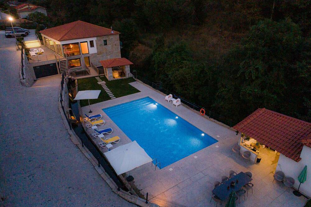 Casa vacanza a Ave a partire da 445€ a notte