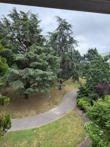 Appartement entier, Four-Bedroom Apartment in Saint-Herblain, Région de Nantes