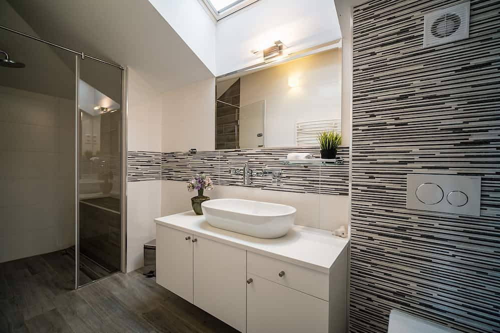 Villa Alba with a Private Pool in Novalja, Pag