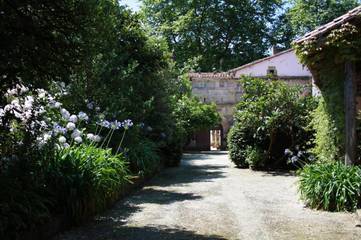 Casa rural para 13 personas, con jardín y vistas en Valdáliga