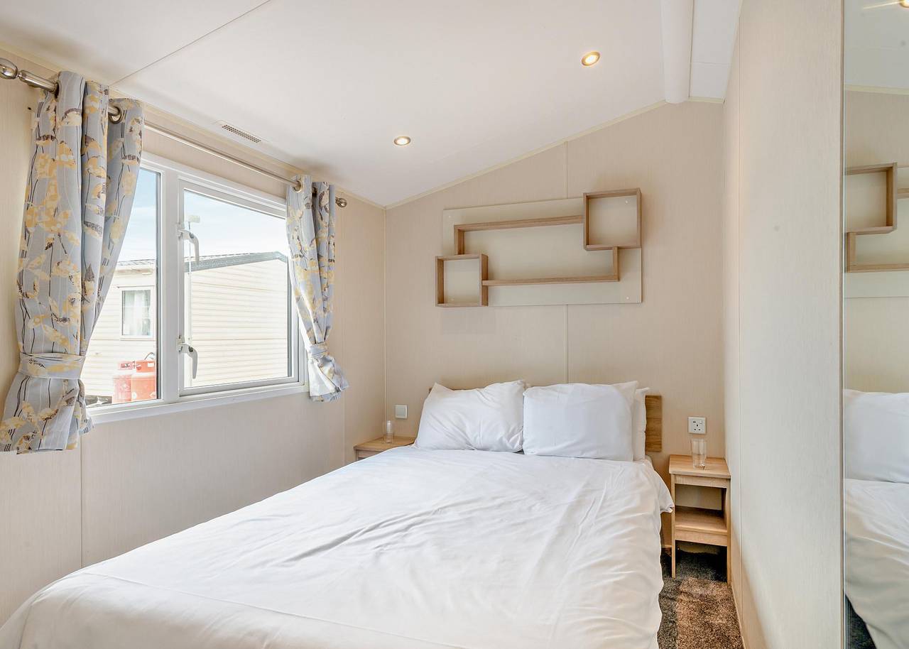 Gold 4 Bedroom Caravan, Sleeps 10. With parking in Great Yarmouth, The Broads