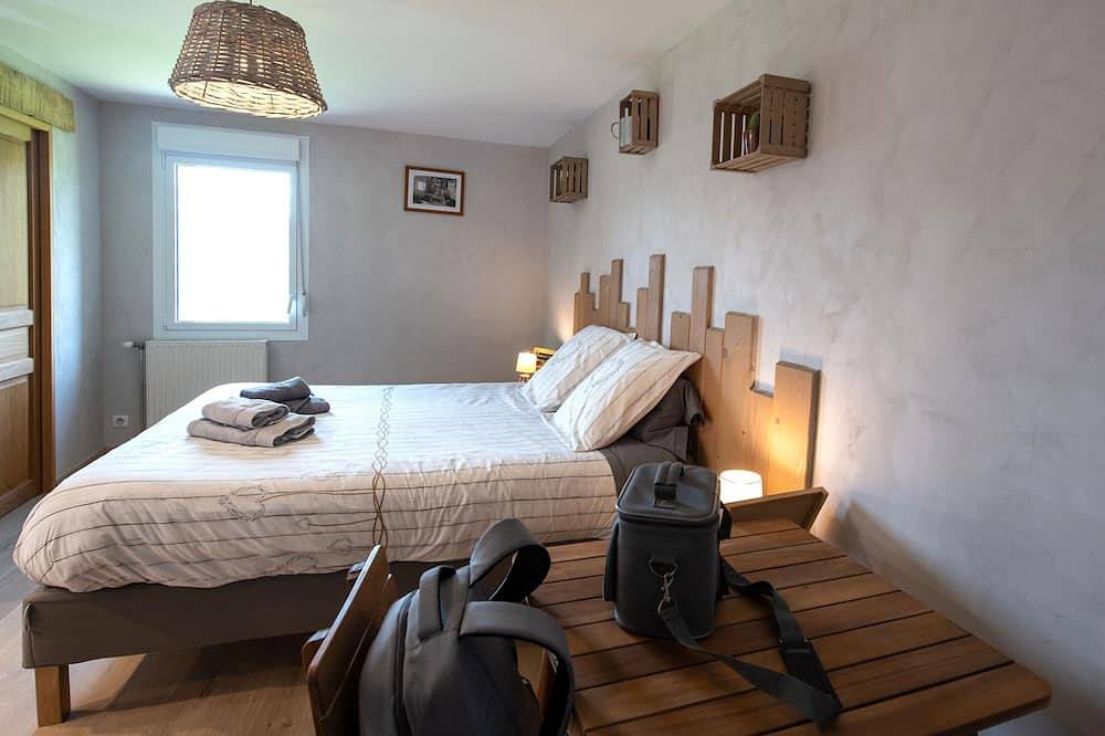 Chambres d'hôtes nos racines - le tson - Chambre avec espace de travail - salon et cuisine partagée in Saulxures-sur-Moselotte, Parc naturel régional des Ballons des Vosges