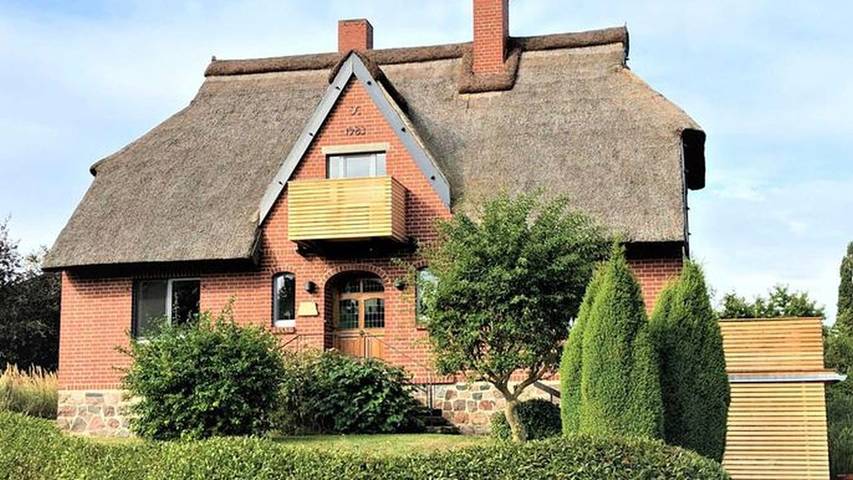 Ferienhaus für 6 Personen, mit Seeblick und Balkon sowie Ausblick und Garten in Vogelsang-Warsin