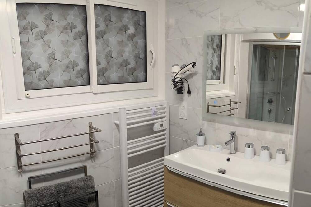 Chez Albert - 4 people in Murat-le-Quaire, Volcans d'Auvergne Regional Nature Park