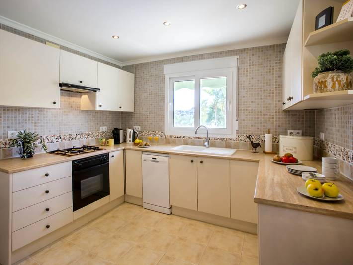 Location de vacances pour 6 personnes, avec terrasse et jardin à Orba - 4