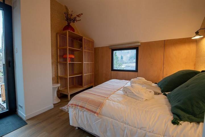 Chalet Henri, Grand Confort, au Calme, vue D'exception, Sauna, 4/6 Personnes in Murol, Regionaler Naturpark Volcans d'Auvergne