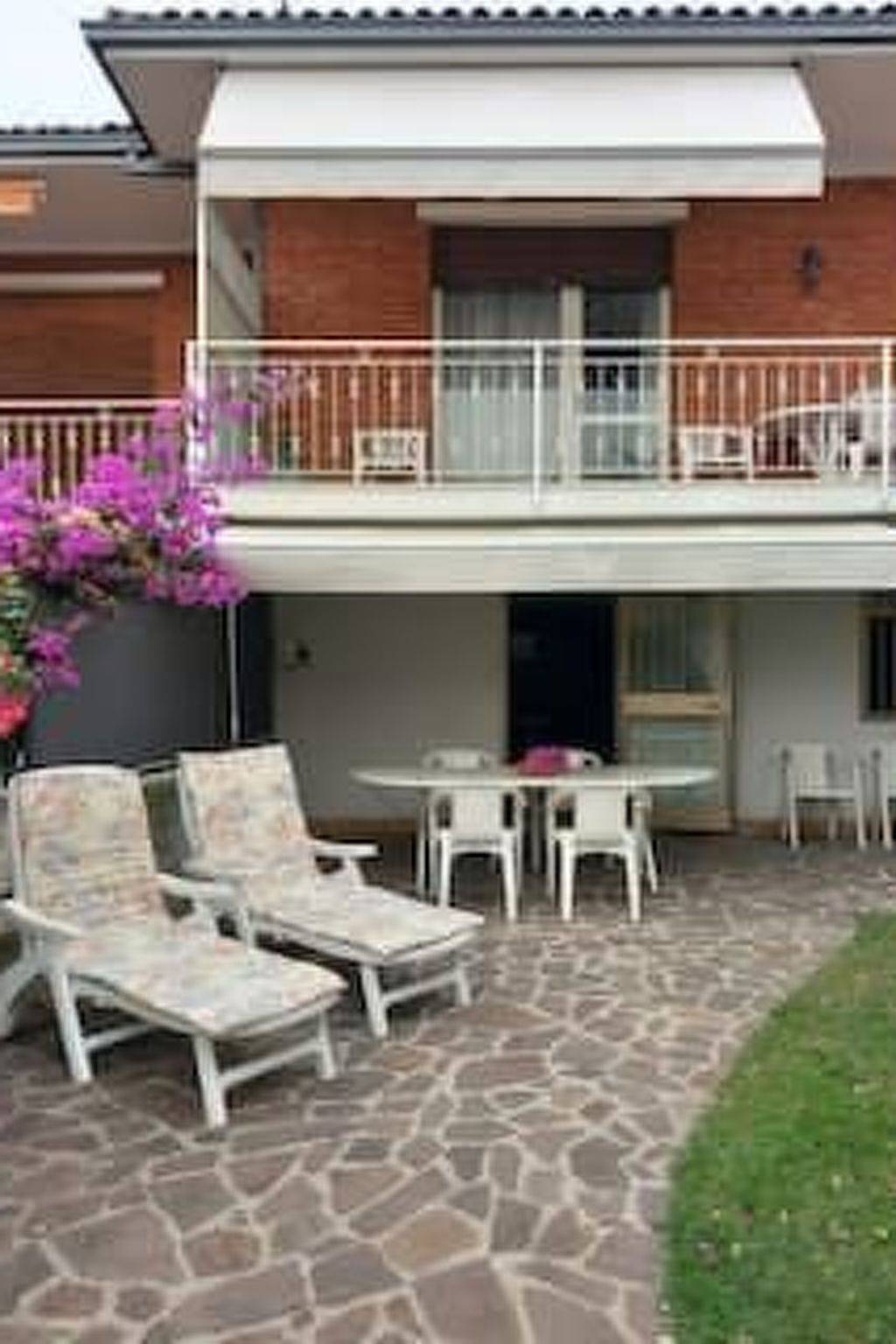 Apartamento entero, Heliopolis' Wohnung mit Dachterrasse in Manerba del Garda, Montañas Garda