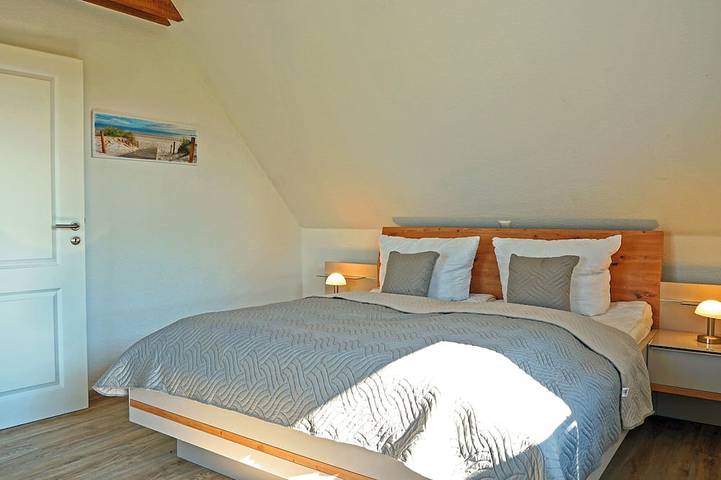 Ferienhaus für 6 Personen, mit Terrasse und Garten in Osterhever - 3